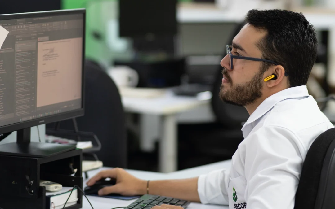 Pasos prácticos de cómo un Contact Center mejora la experiencia del cliente y reduce riesgos